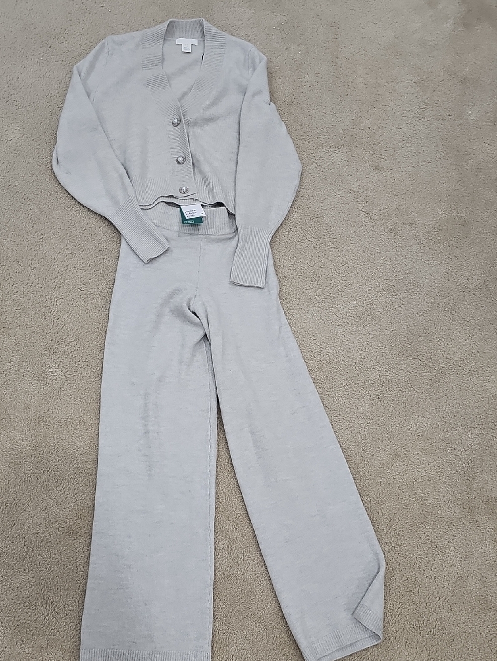 H&M Beautiful cozy 2-piece set with tags still attached ✨